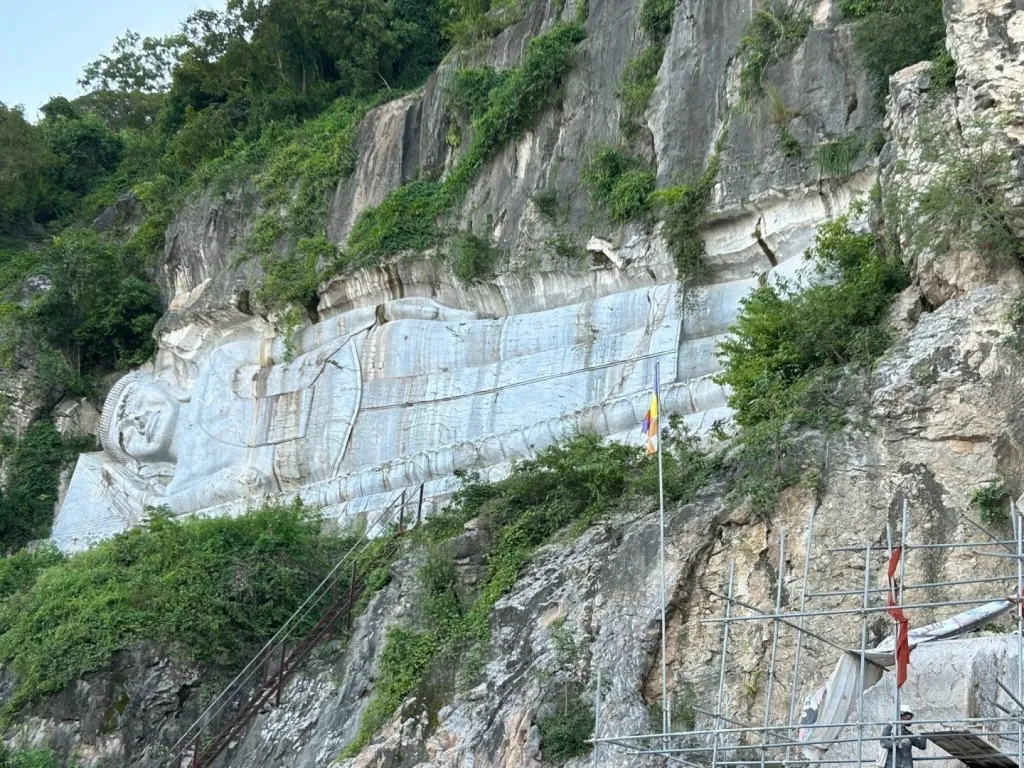 Bat Cave Phnom Sampov