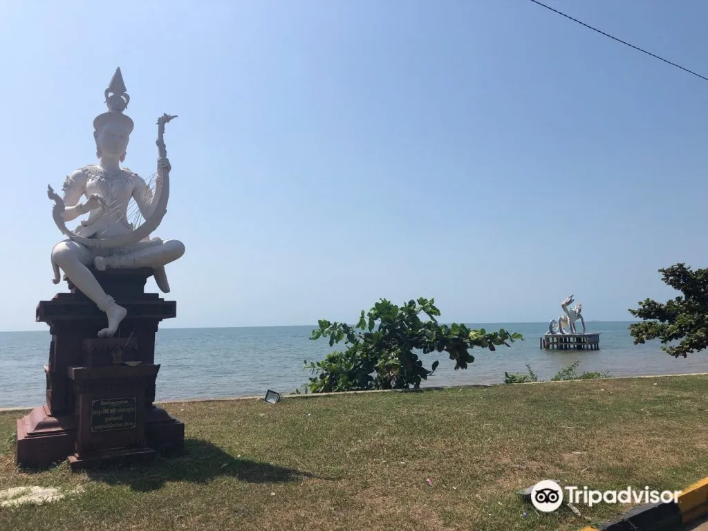 Kep Crab Statue